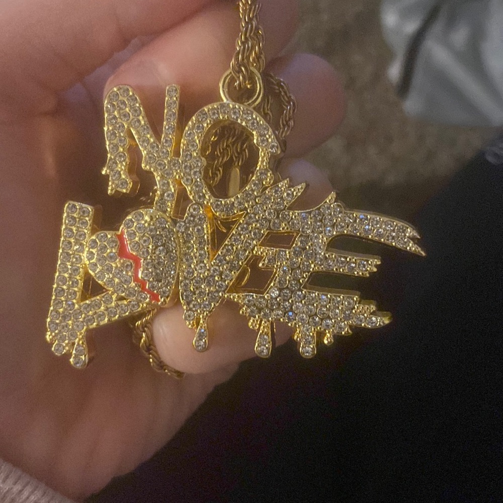 Chain that says no love!!